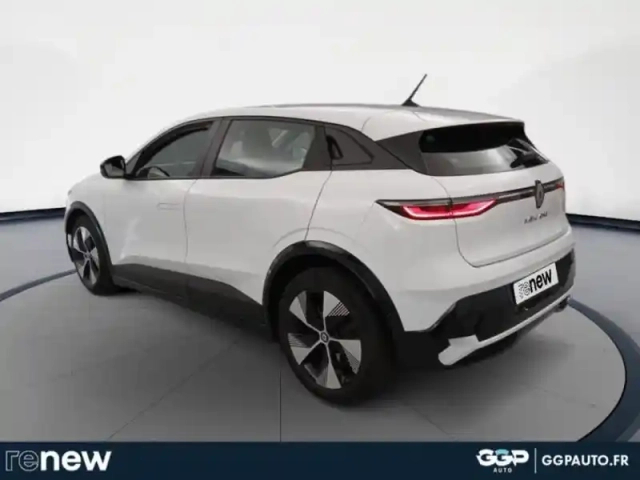 Renault Megane e-tech electric ev40 130ch equilibre boost charge — photo 3