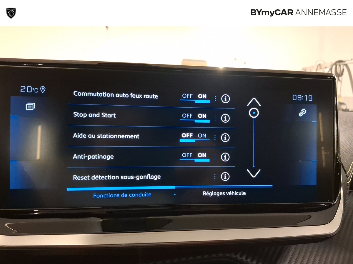 Peugeot 2008 PureTech 130 S&amp;S EAT8 — photo 24