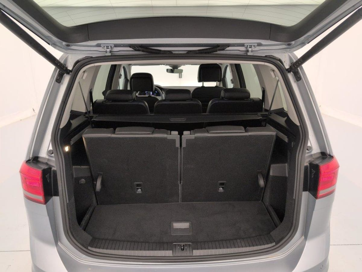 Volkswagen Touran — photo 11