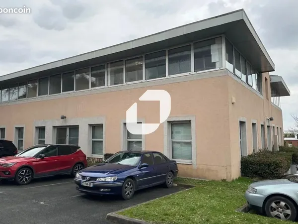 Bureau 47 m²