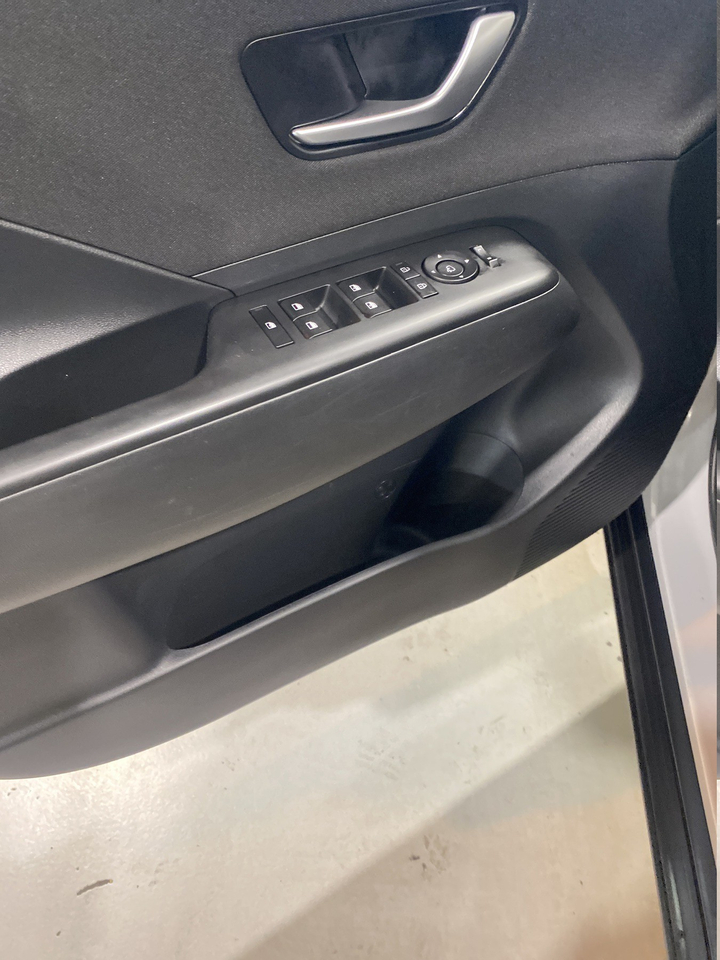 Hyundai Kona — photo 44