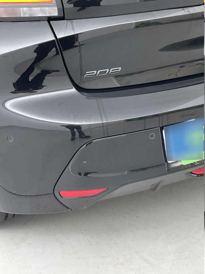 Peugeot 208 — photo 32