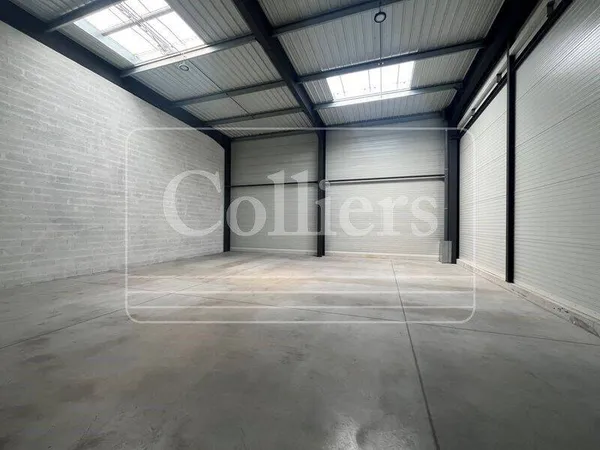 Local d'activité 277 m²