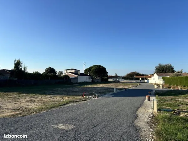 Terrain 439 m² Saintes