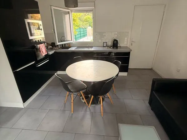 Maisonnette avec 1 chambre et jardin