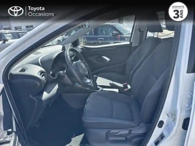 Toyota Yaris 120 vvt-i dynamic 5p my22 — photo 11