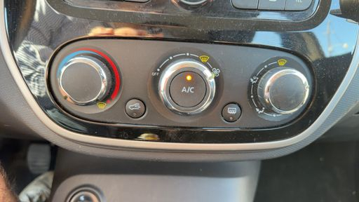 Renault Captur 0.9 TCe 90 - Business – 2015 – 120562 km – Essence – Boîte Manuelle — photo 13