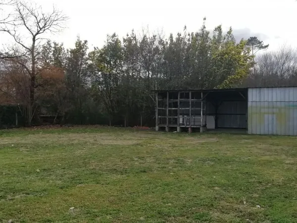 Terrain 1 063 m² Ygos Saint Saturnin