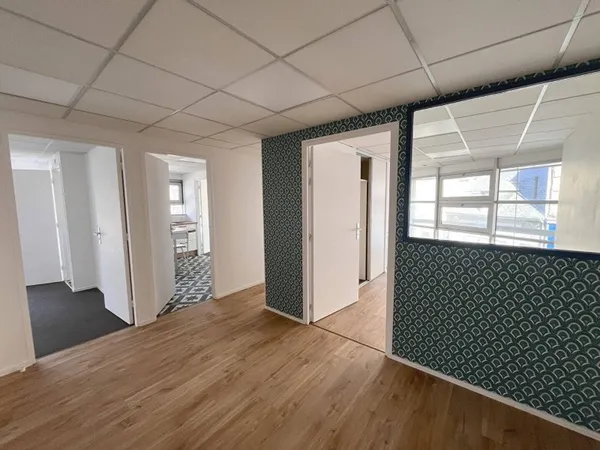 Bureaux 78 m²