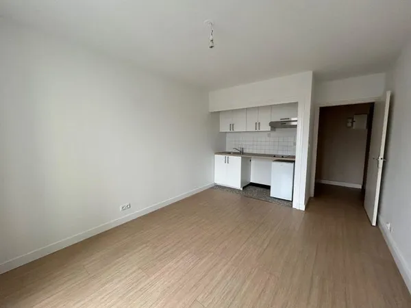 Bretonneau - À LOUER : Appartement T1 situé en plein coeu....
