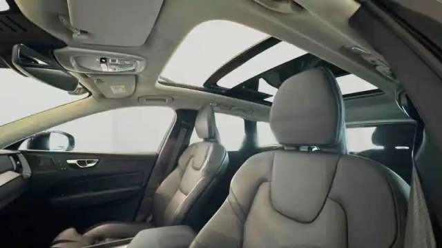 Volvo Xc60 t6 awd hybride rechargeable 253 ch+145 ch geartronic 8 — photo 17