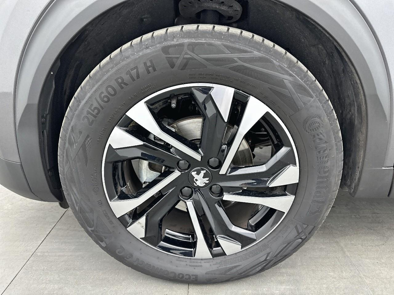 Peugeot 2008 puretech 130 s&s eat8 allure pack — photo 14