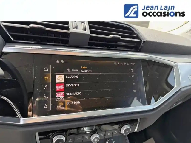Audi Q3 35 tfsi 150 ch s tronic 7 — photo 16