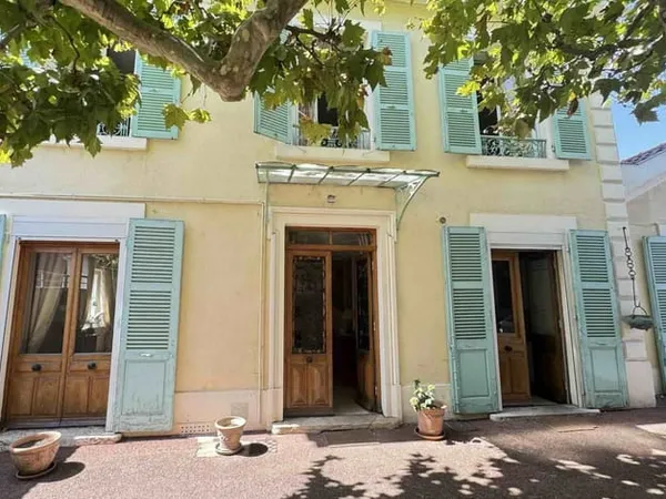 EXCLUSIVITÉ LYON 3 - RARE propriété sans vis-à-vis sur grand