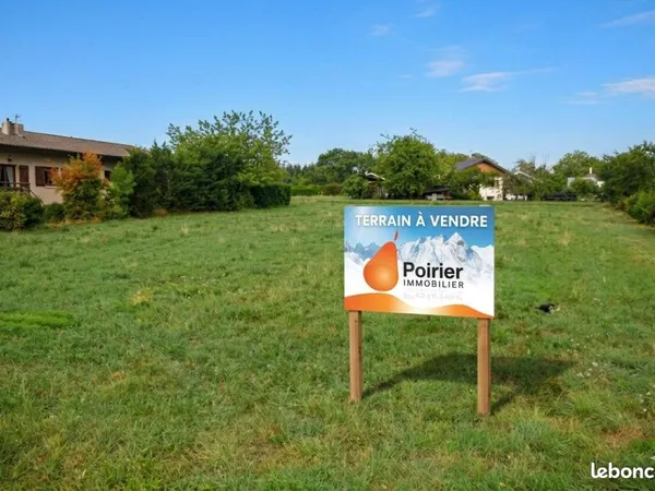 Terrain 998 m² Lyaud