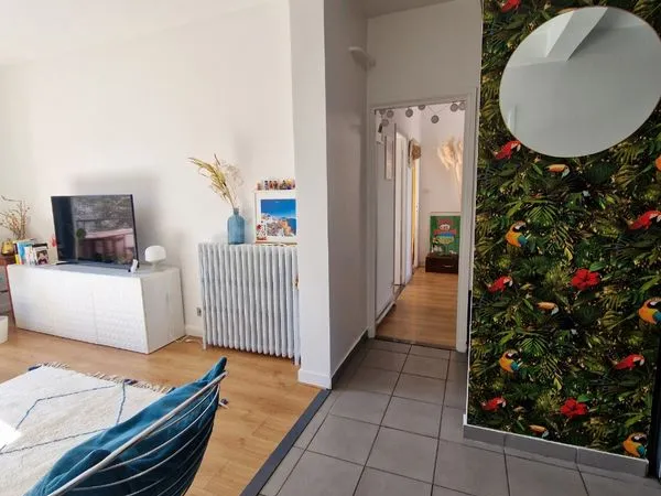 T4 rénové 76m2 - Balcon plein sud sur parc - Garage + parking + cave