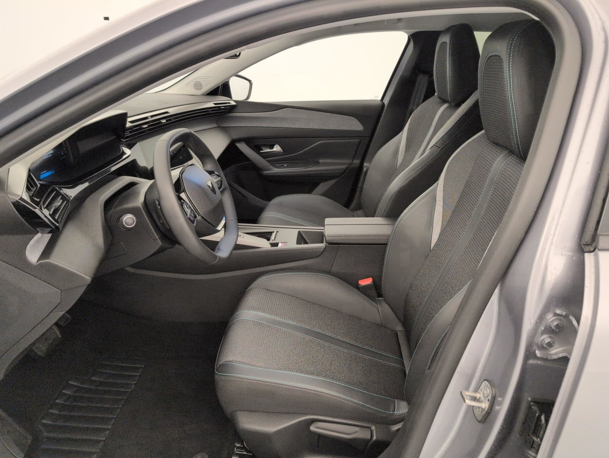 Peugeot 308 — photo 16