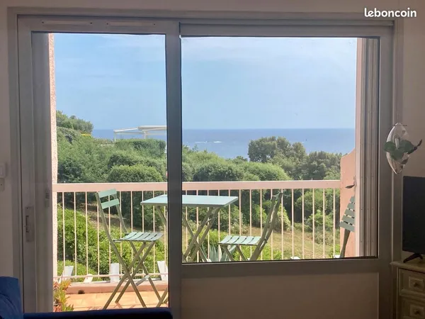 T2 sainte maxime avec parking libre, piscine, meublé
