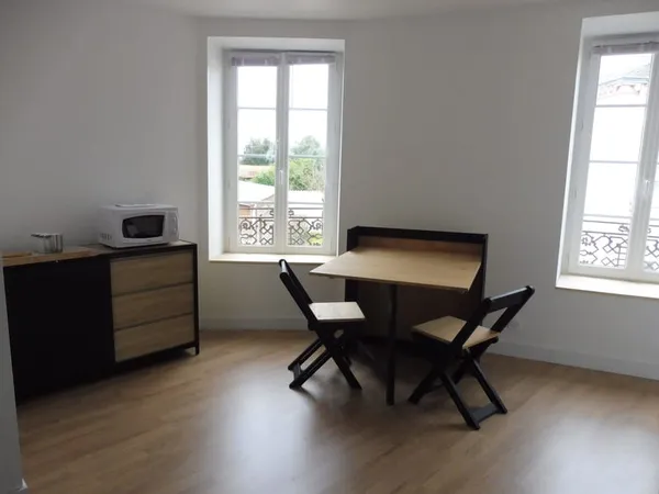 CHANTONNAY, STUDIO meublé et neuf dans centre ville