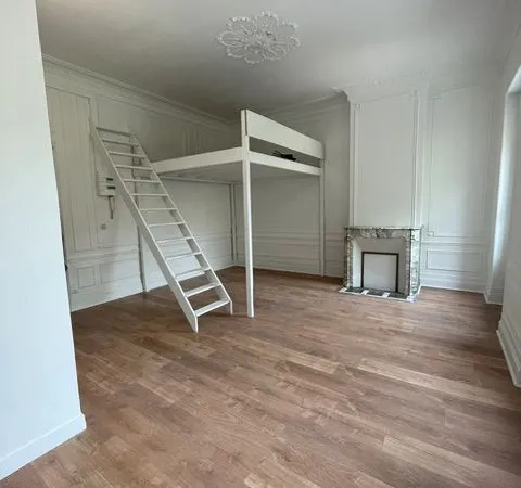 Grand studio secteur pont de pierre a louer