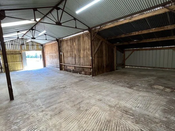 Local, hangar, entrepôt