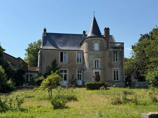 Ensemble immobilier de charme à rénover