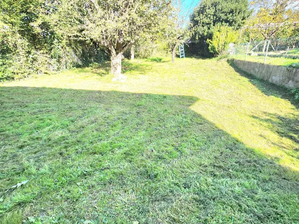 MAISON T5 SUR 307m2 TERRAIN