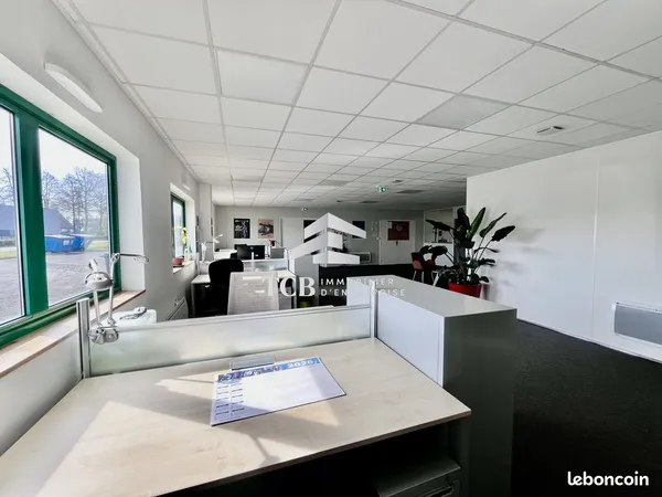Local 383 m² Vigneux-de-Bretagne