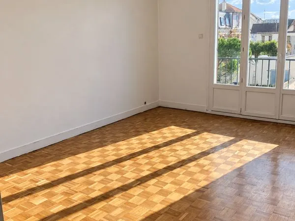 2 pièces lumineux avec terrasse, box et cave - Beauchamp