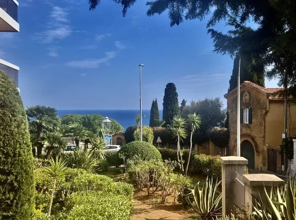 Superbe Appartement en Rez-de-jardin - Nice