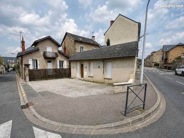 Maisonnette individuelle + stationnements - centre ville