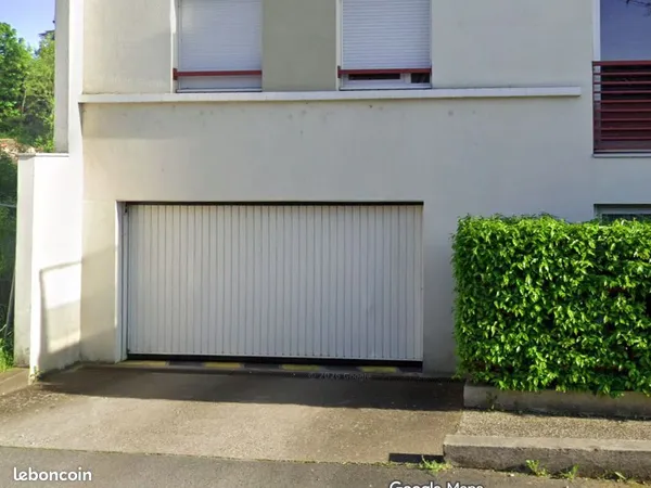 Box fermé et sécurisé à Genay