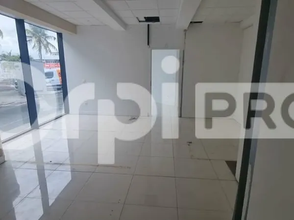 Local 95 m²