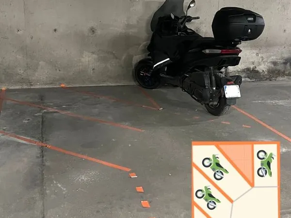 Parking Moto / Scooter / Vélo Cargo / Cyclo - 104 Rue de Montreuil 75011 Paris