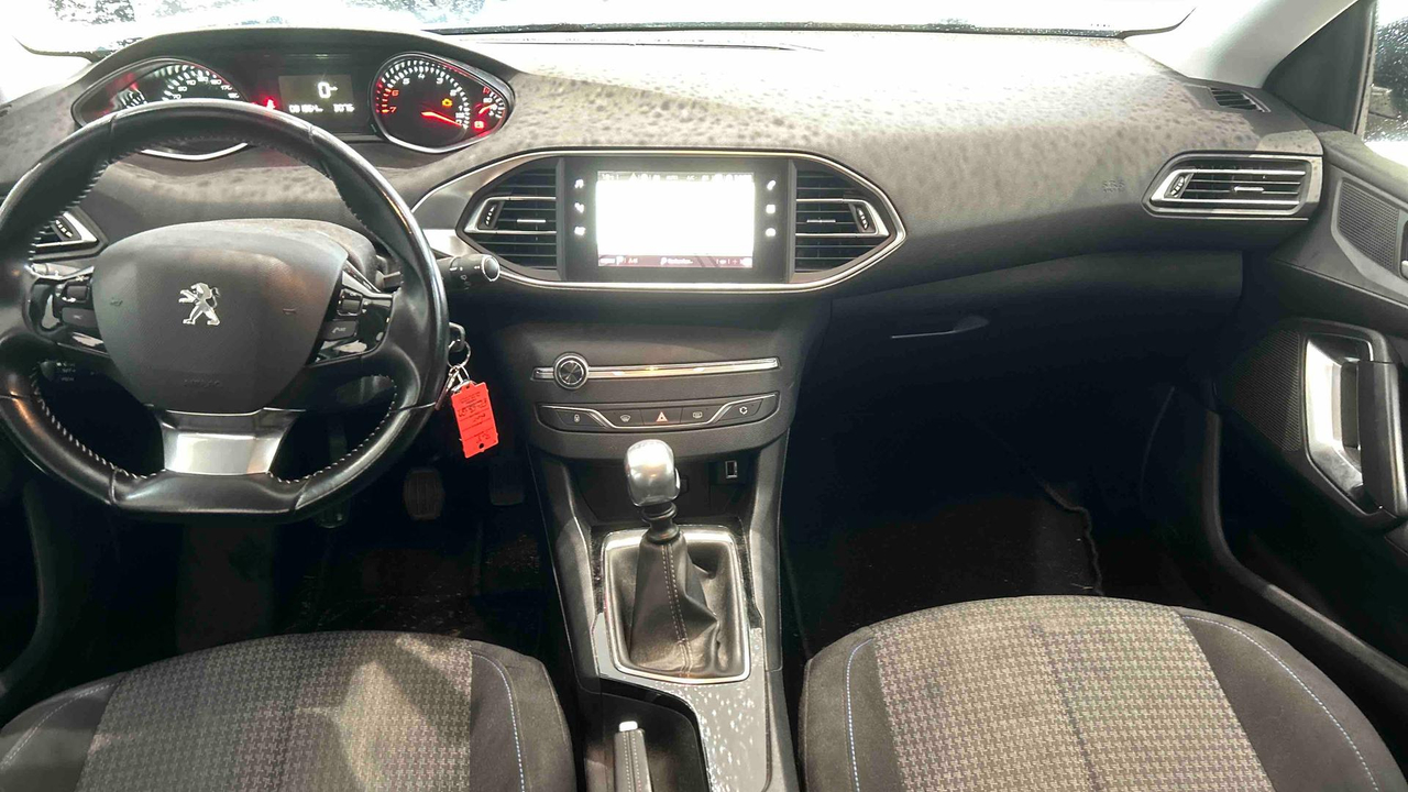 Peugeot 308 PureTech 110ch S&amp;S BVM6 — photo 9