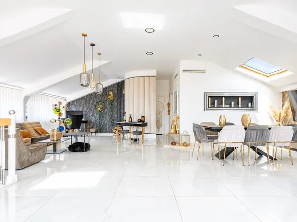 Maison 8 pièces 234 m²