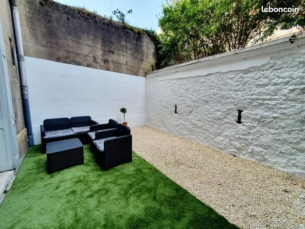 Appartement T3 avec cour extérieure