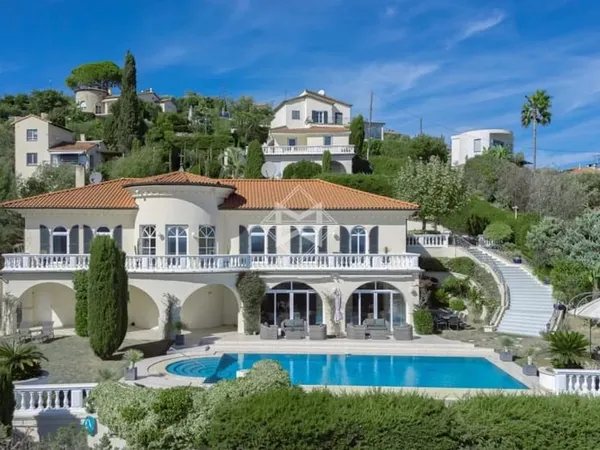 Mandelieu-la-Napoule - Demeure de prestige avec vue panoramique sur la baie de Cannes