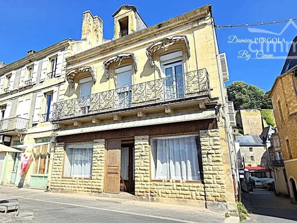Immeuble de rapport en centre-ville de Montignac-Lascaux – Emplacement premium et fort potentiel de 