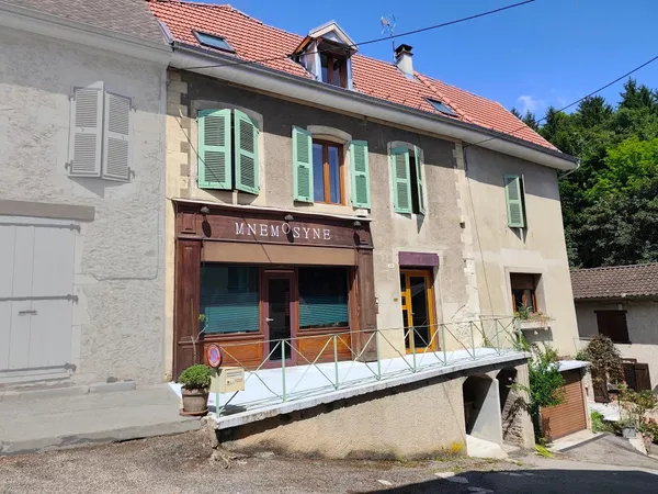EXCLUSIVITÉ - MAISON BOURGEOISE EN CŒUR DE VILLAGE