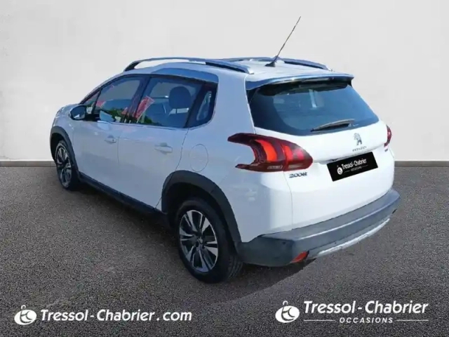Peugeot 2008 1.2 puretech 110ch s&amp;s bvm5 allure — photo 30