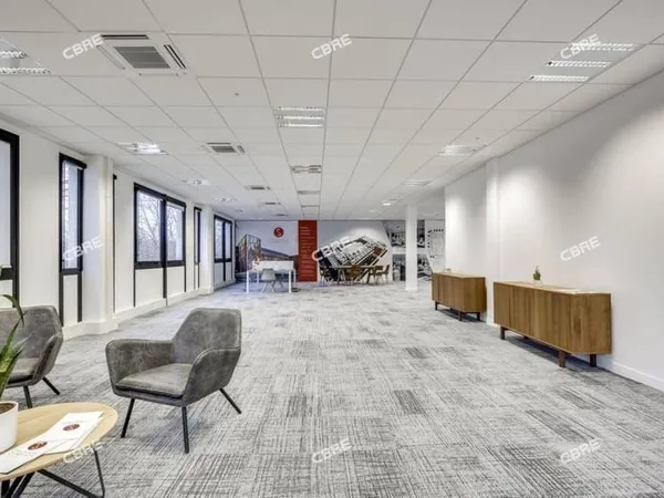 Bureau 388 m²