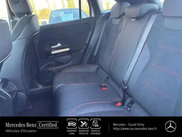 Mercedes Gla 180 d 116ch amg line 8g-dct — photo 10