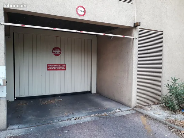 Place de parking sous terrain Toulon centre, quartier de la Rode