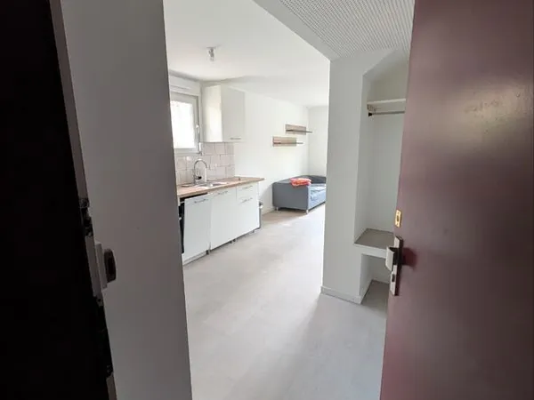 T2 meublé 36 m² refait à neuf, place de parking
