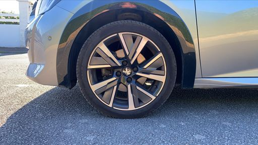 Peugeot 208 1.2 PureTech 100 EAT8 - GT – 2022 – 64853 km – Essence – Boîte Automatique — photo 3
