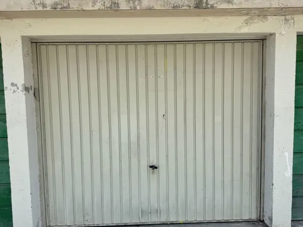 Box garage