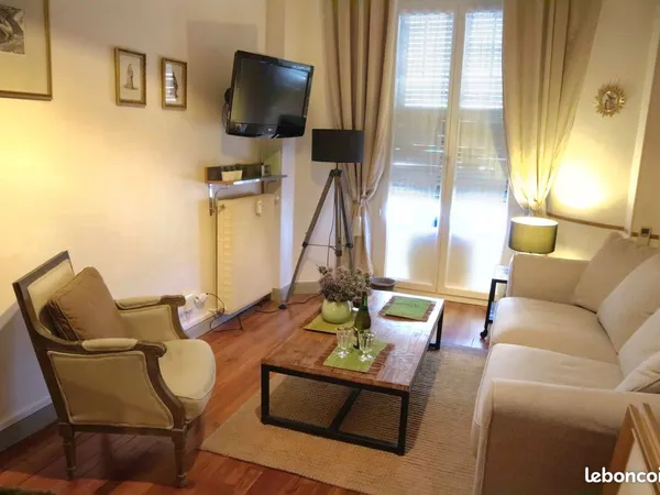 Charmant appartement T1 Thiers-Musiciens