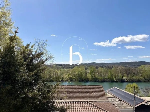 Maison avec vue dominante