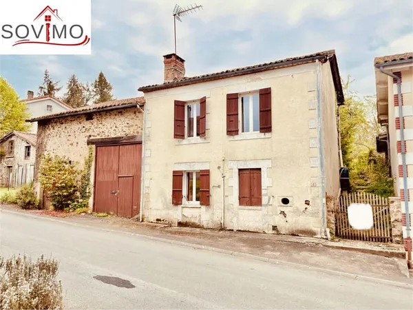 MAISON DE BOURG INDÉPENDANTE AVEC JARDIN ET DÉPENDANCES
